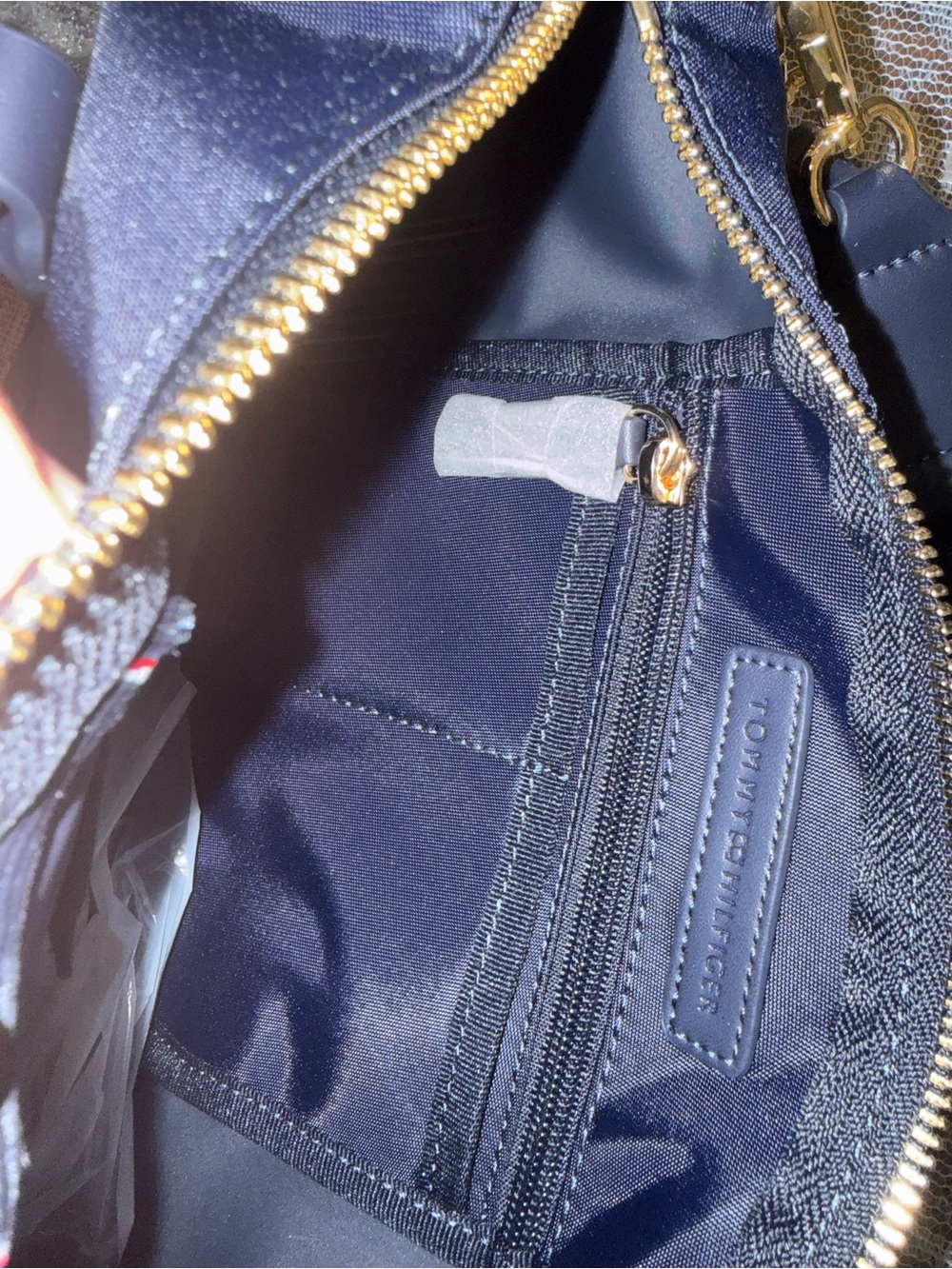 Tommy Hilfiger Navy Handbag with Red & White Trim - Picture 5 of 5